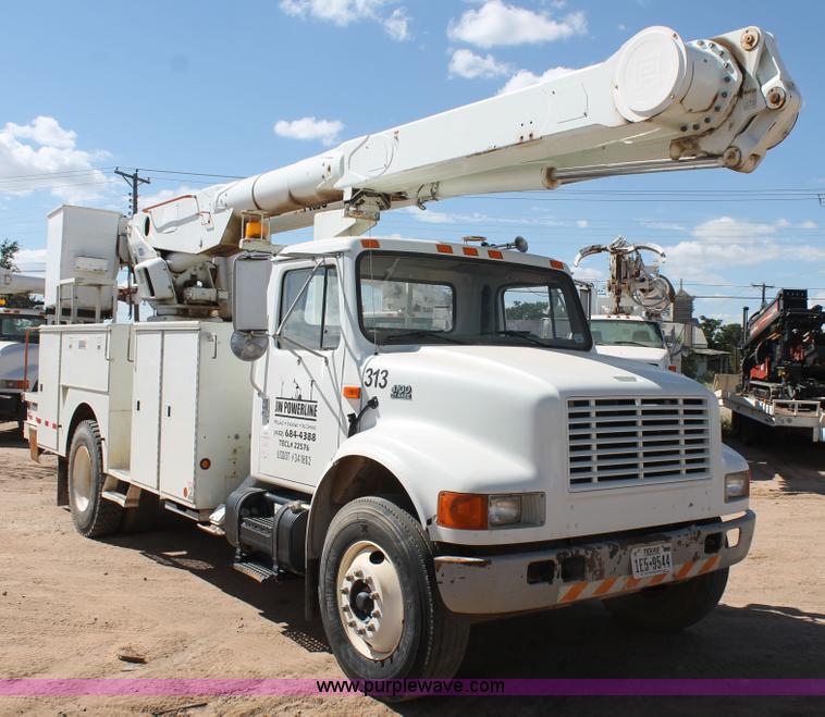 image for item L4266 2001 International 4700 bucket truck
