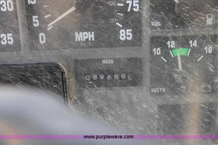 image for item L4266 2001 International 4700 bucket truck