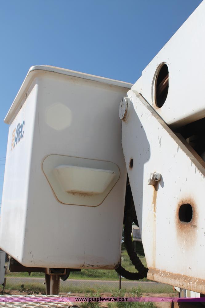 image for item L4267 1995 International 4800 bucket truck