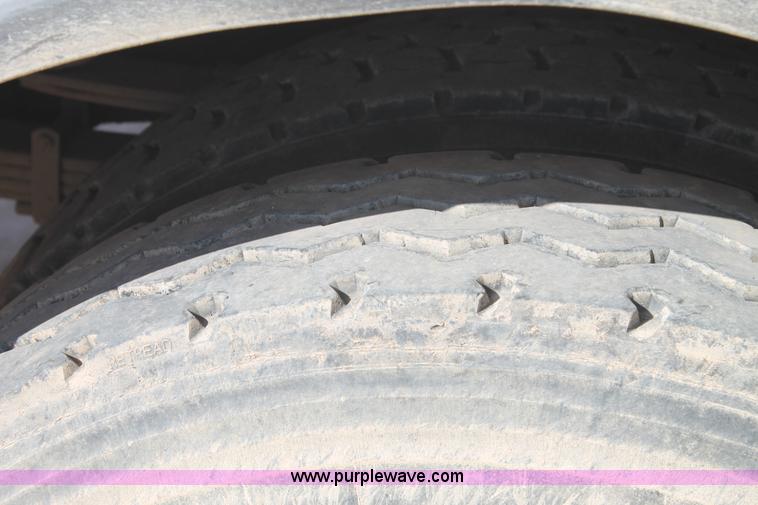 image for item L4267 1995 International 4800 bucket truck