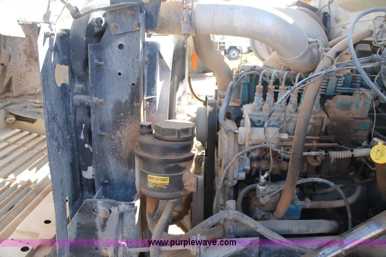 image for item L4267 1995 International 4800 bucket truck