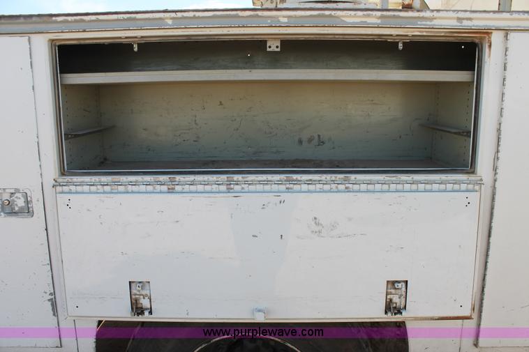 image for item L4268 2000 International 4800 bucket truck