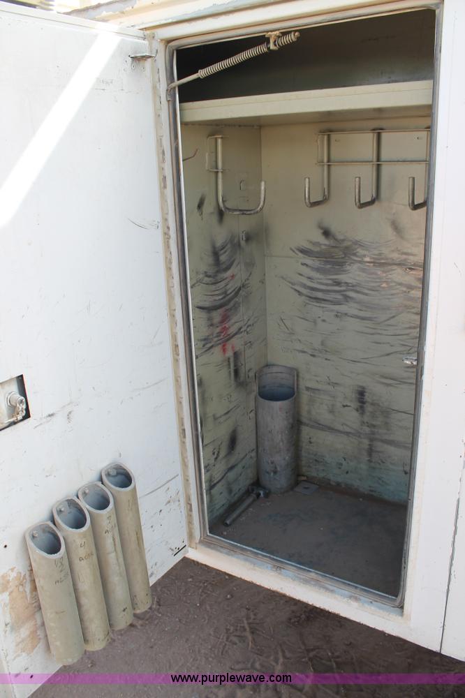 image for item L4268 2000 International 4800 bucket truck