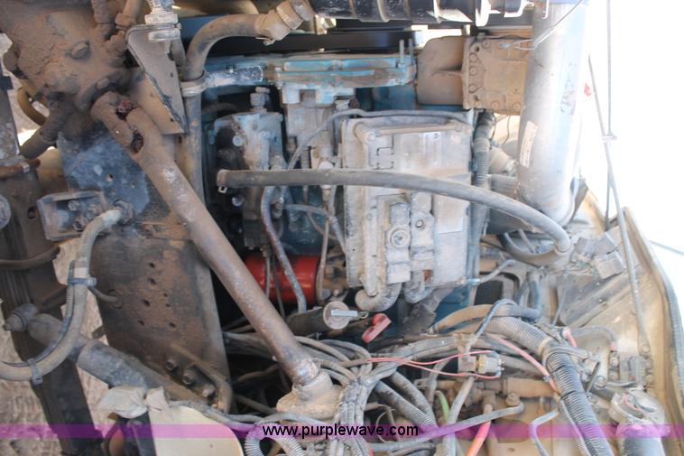 image for item L4268 2000 International 4800 bucket truck