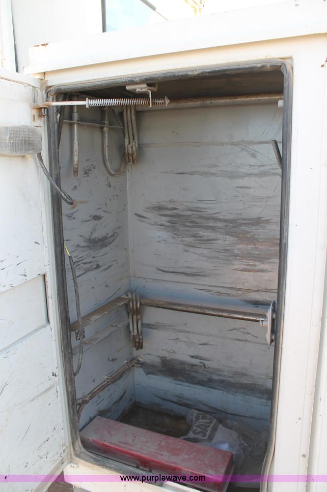 image for item L4269 2002 International 4900 bucket truck