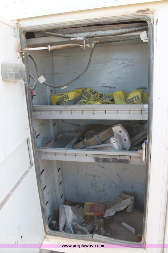 image for item L4269 2002 International 4900 bucket truck