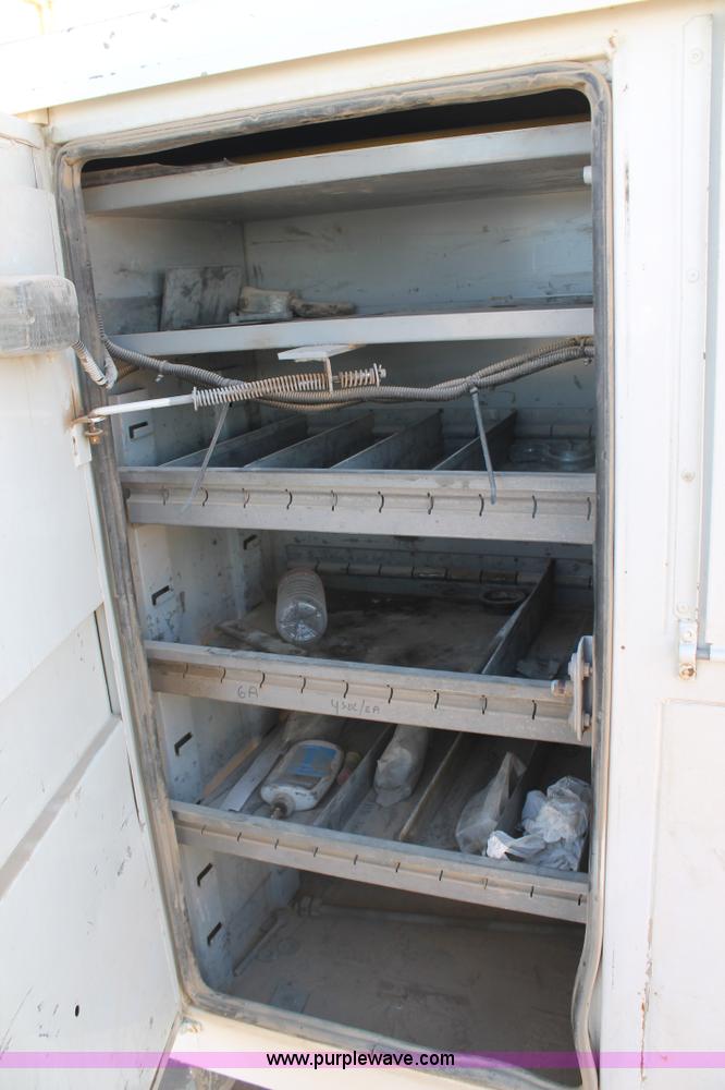 image for item L4269 2002 International 4900 bucket truck