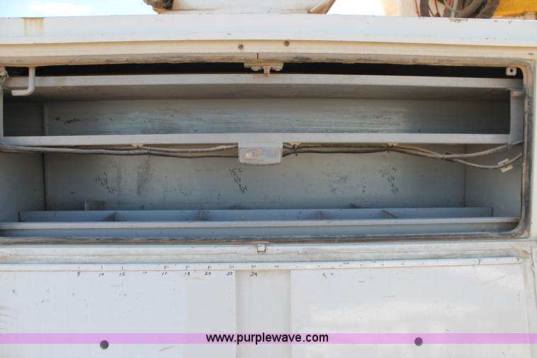 image for item L4269 2002 International 4900 bucket truck