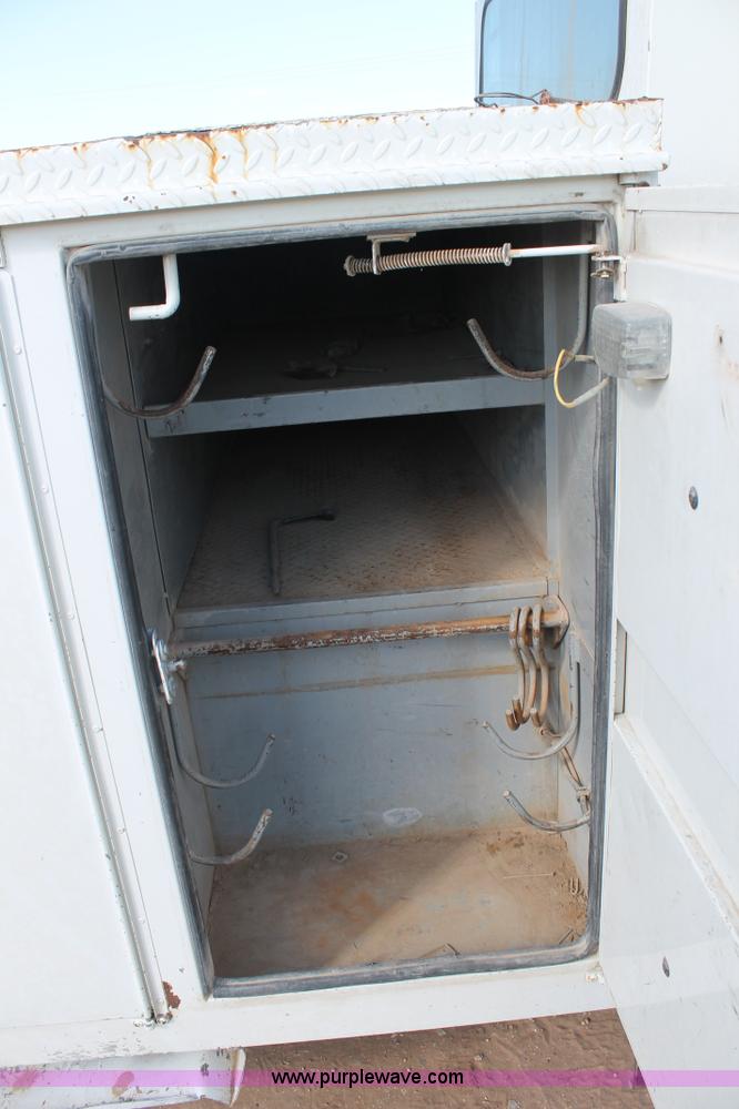 image for item L4269 2002 International 4900 bucket truck