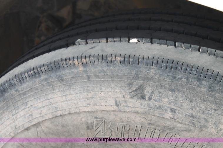 image for item L4269 2002 International 4900 bucket truck