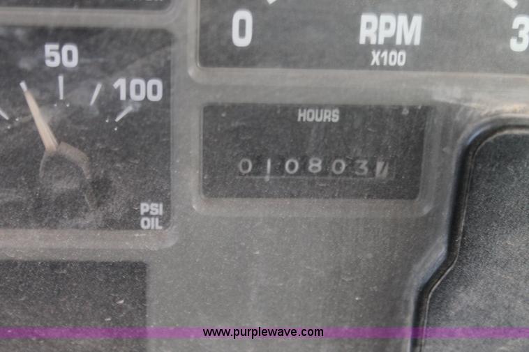 image for item L4269 2002 International 4900 bucket truck