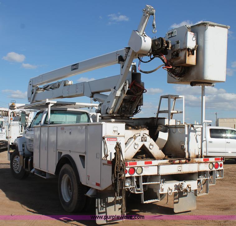 image for item L4270 2000 GMC C7500 bucket truck
