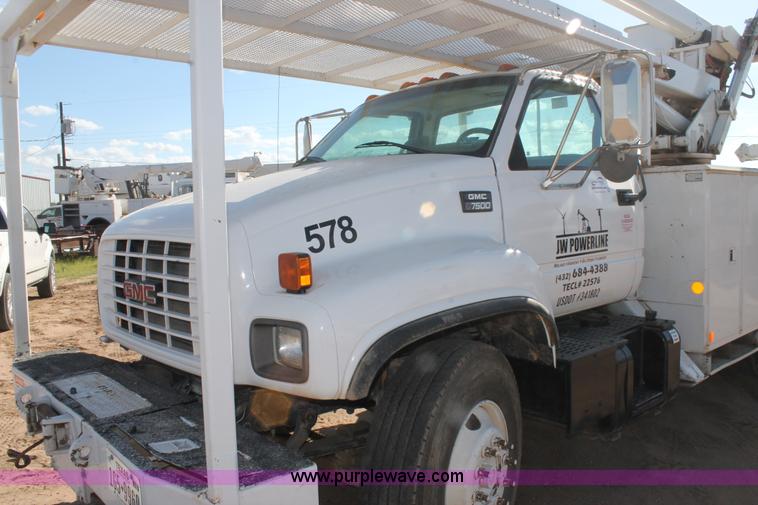 image for item L4270 2000 GMC C7500 bucket truck