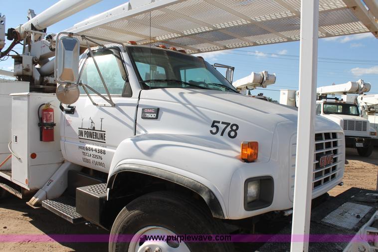 image for item L4270 2000 GMC C7500 bucket truck