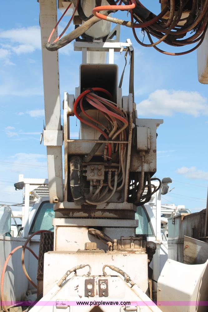 image for item L4270 2000 GMC C7500 bucket truck