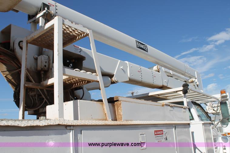 image for item L4270 2000 GMC C7500 bucket truck