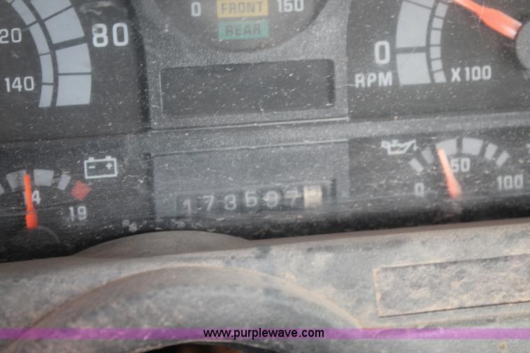 image for item L4270 2000 GMC C7500 bucket truck