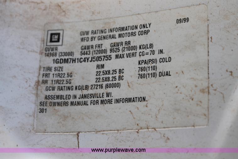 image for item L4270 2000 GMC C7500 bucket truck