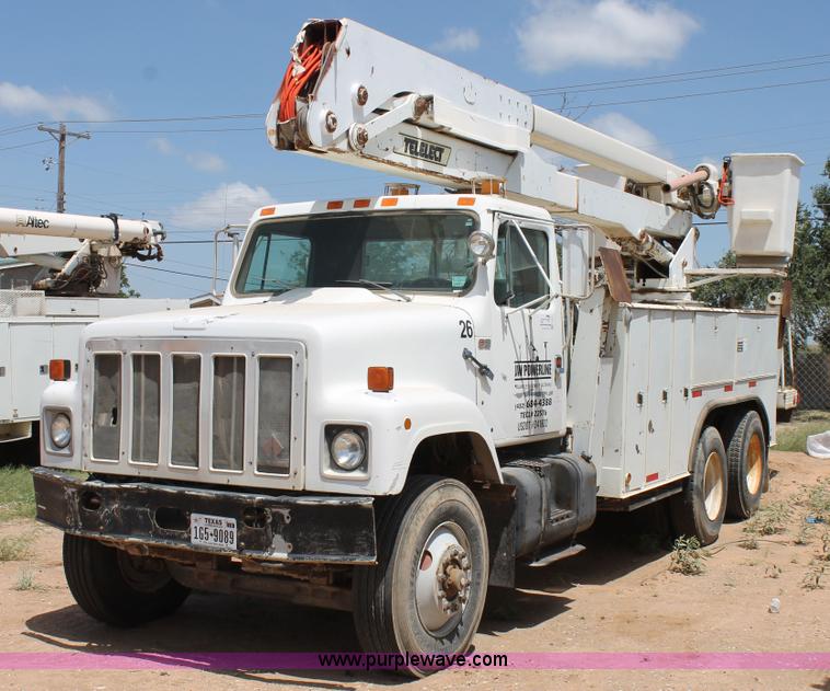 image for item L4271 1987 International F2554 bucket truck