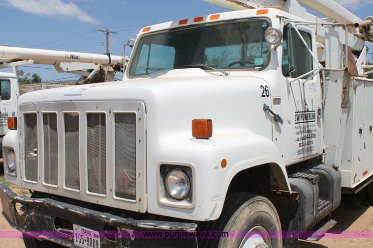 image for item L4271 1987 International F2554 bucket truck
