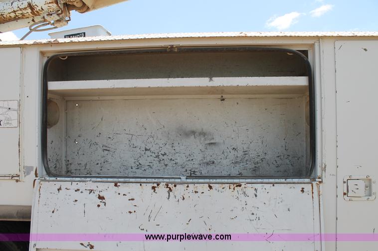 image for item L4271 1987 International F2554 bucket truck