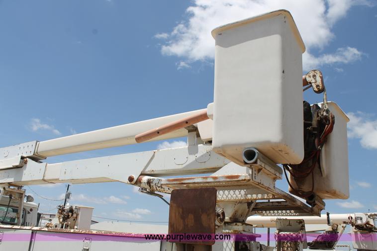 image for item L4271 1987 International F2554 bucket truck