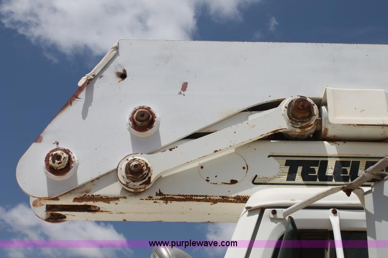 image for item L4271 1987 International F2554 bucket truck