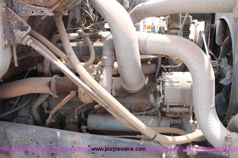 image for item L4271 1987 International F2554 bucket truck