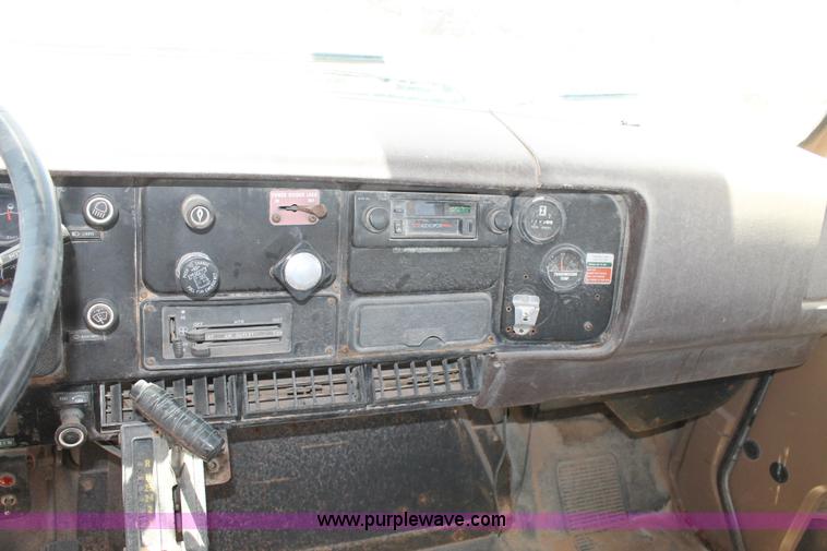 image for item L4271 1987 International F2554 bucket truck