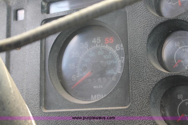 image for item L4271 1987 International F2554 bucket truck