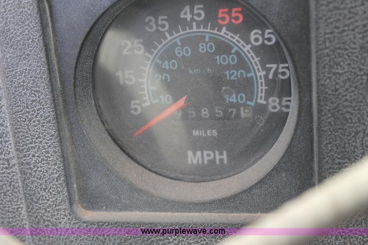 image for item L4271 1987 International F2554 bucket truck