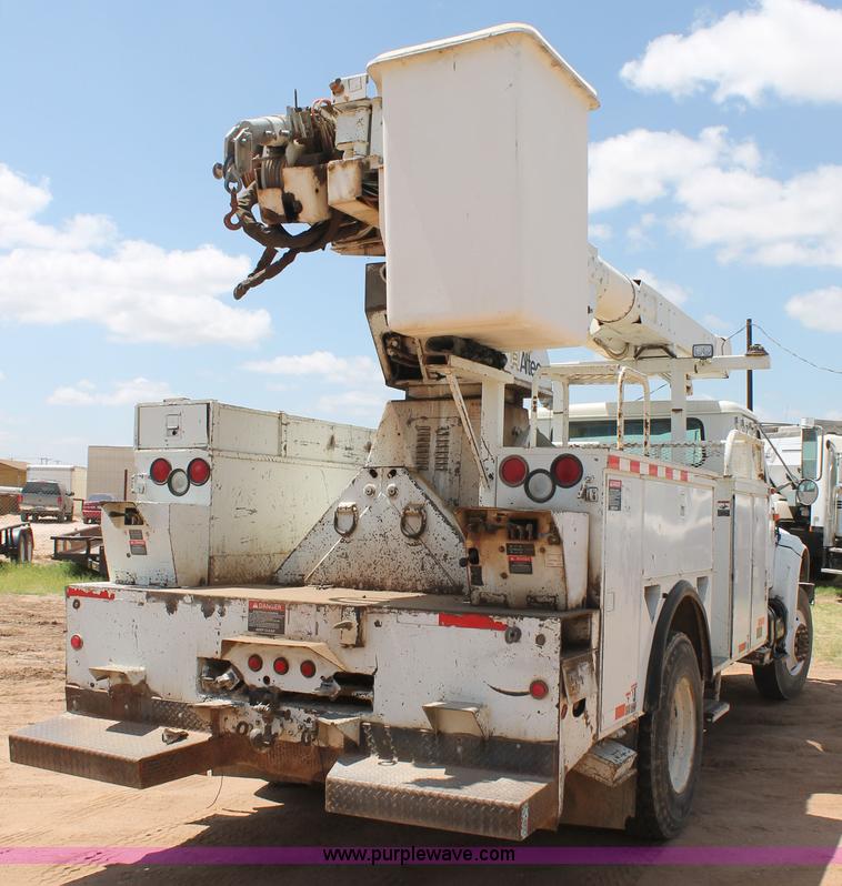 image for item L4272 1996 International 4800 bucket truck