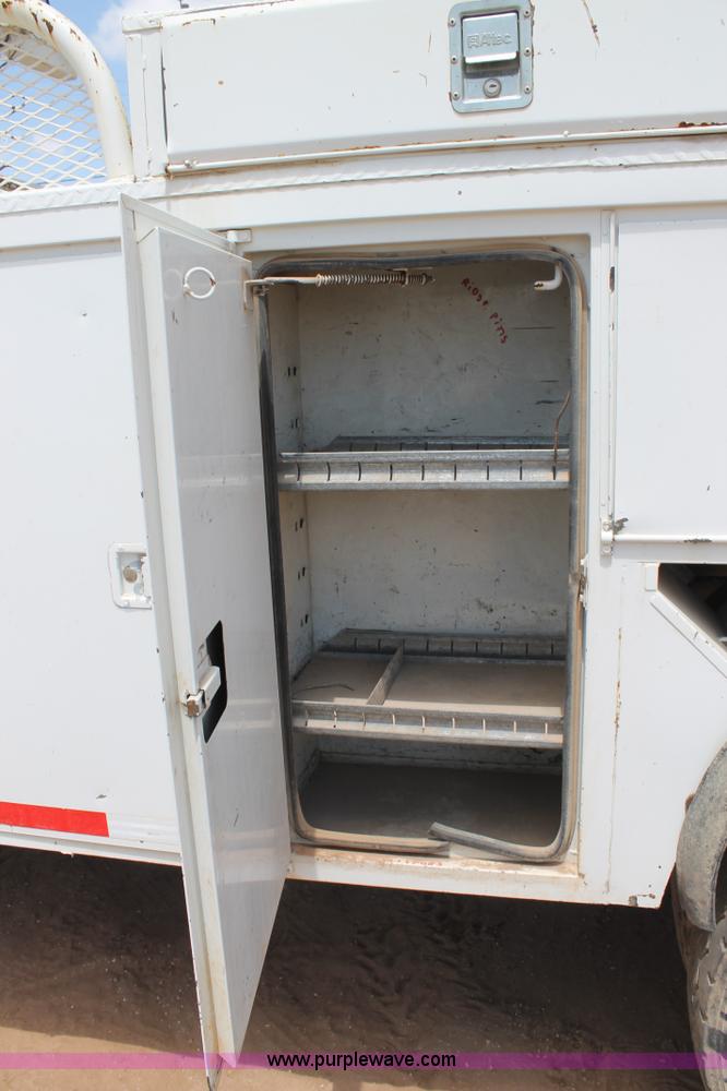 image for item L4272 1996 International 4800 bucket truck