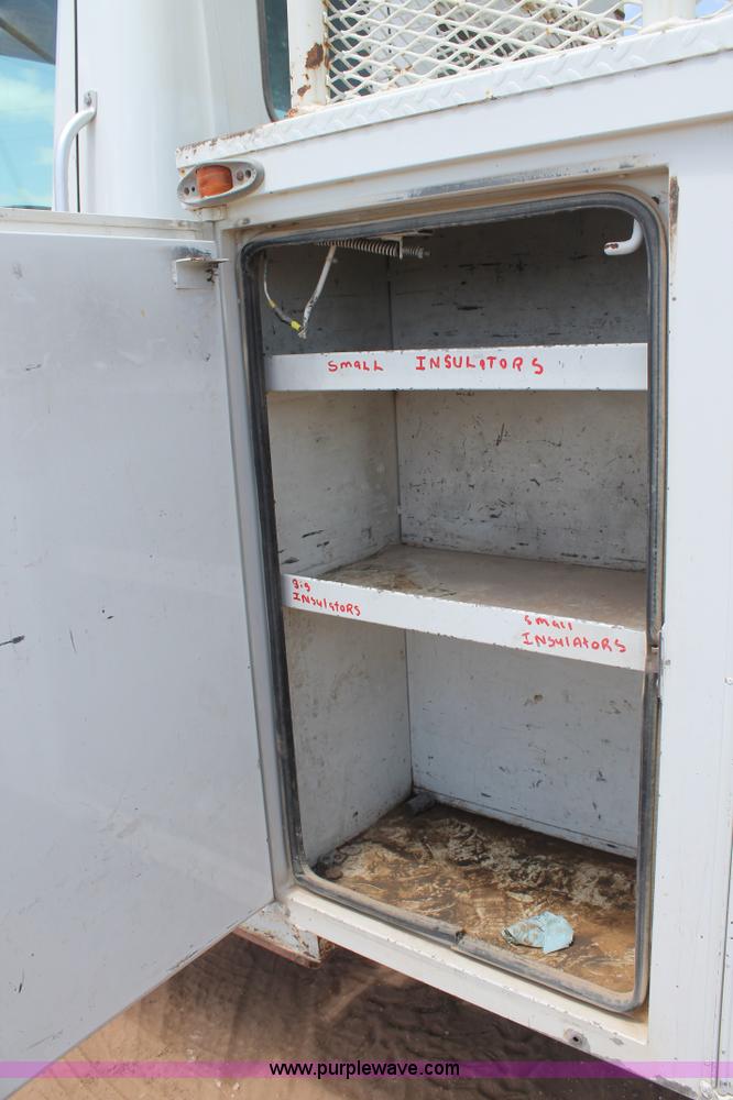 image for item L4272 1996 International 4800 bucket truck