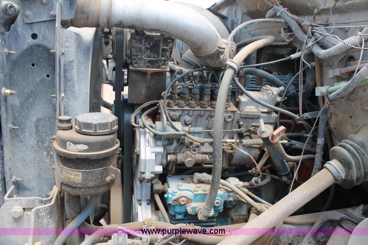 image for item L4272 1996 International 4800 bucket truck