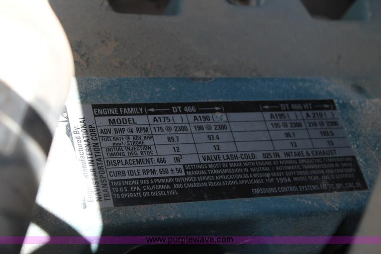 image for item L4272 1996 International 4800 bucket truck