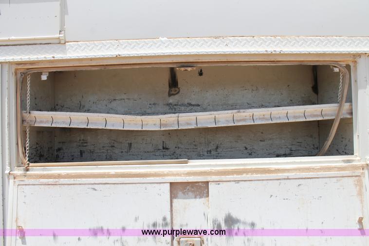 image for item L4273 1996 International 4800 bucket truck