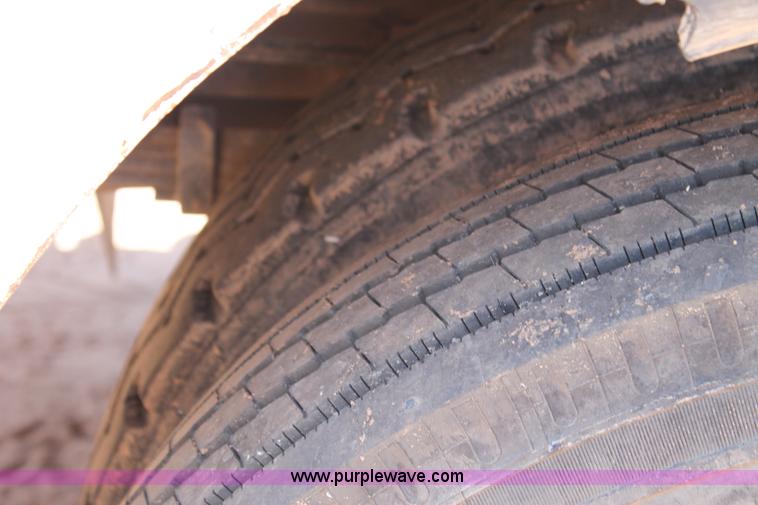 image for item L4273 1996 International 4800 bucket truck