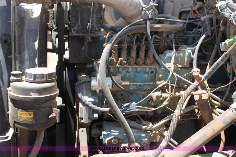 image for item L4273 1996 International 4800 bucket truck