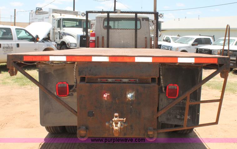 image for item L4274 1998 International 4900 flatbed truck