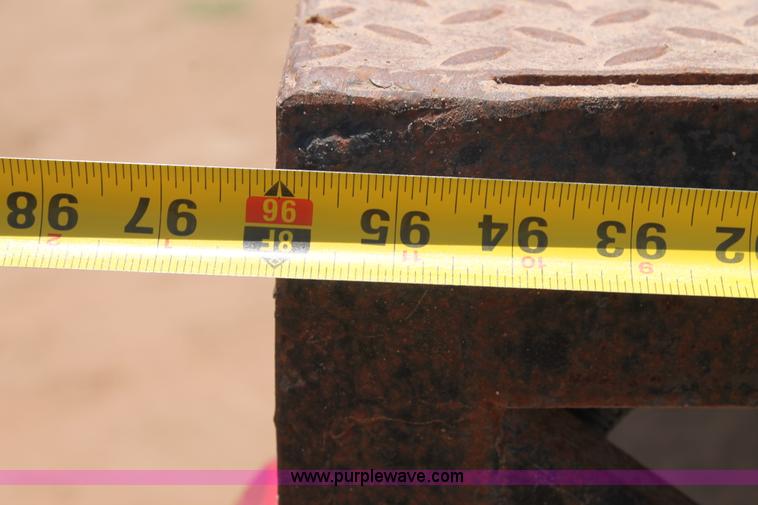 image for item L4274 1998 International 4900 flatbed truck