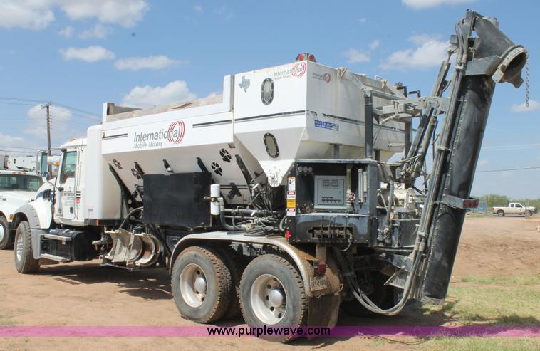 image for item L4275 2012 Mack GU433 mixer truck