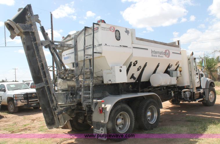 image for item L4275 2012 Mack GU433 mixer truck