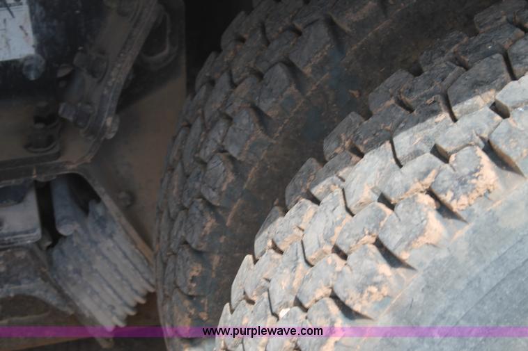 image for item L4275 2012 Mack GU433 mixer truck