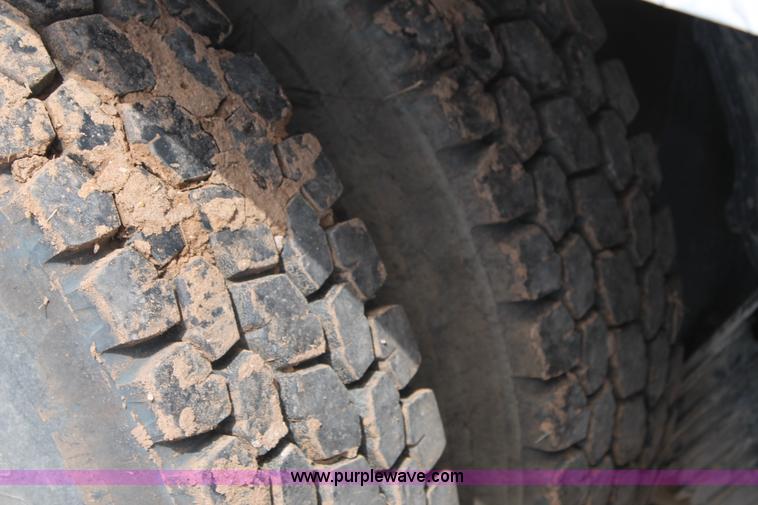 image for item L4275 2012 Mack GU433 mixer truck