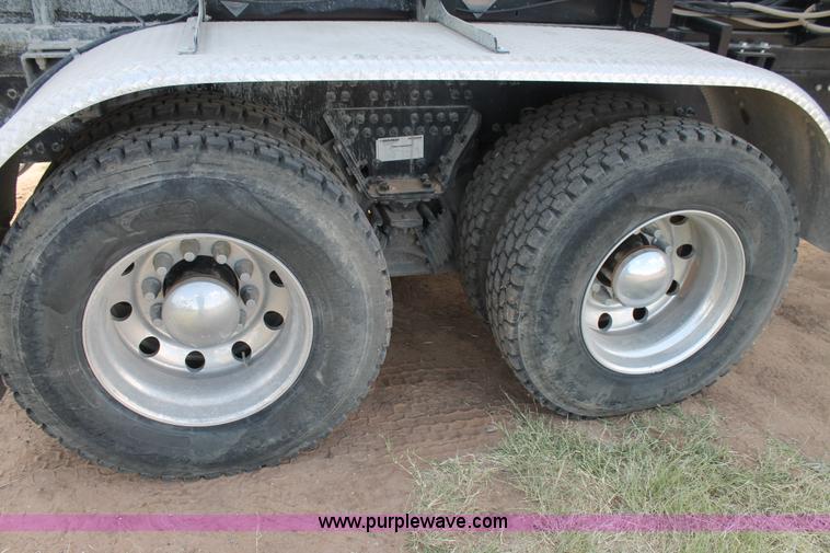 image for item L4275 2012 Mack GU433 mixer truck