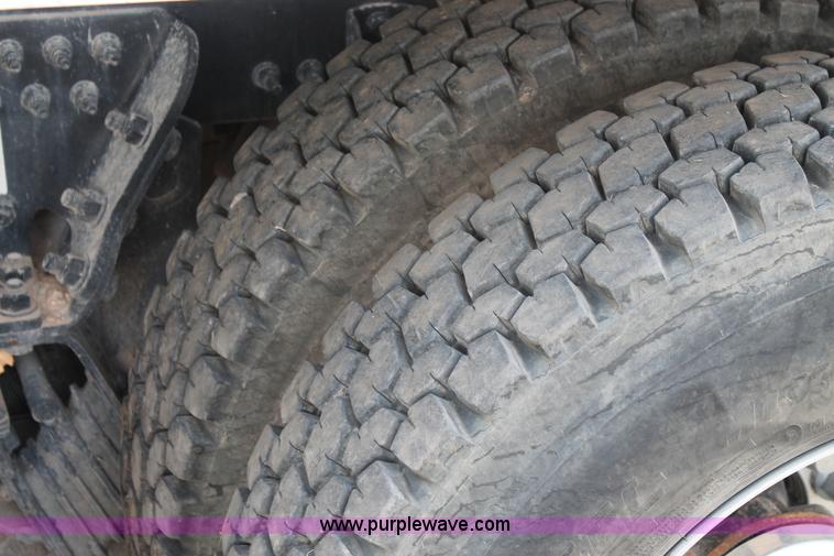 image for item L4275 2012 Mack GU433 mixer truck