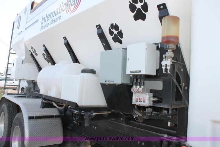 image for item L4275 2012 Mack GU433 mixer truck