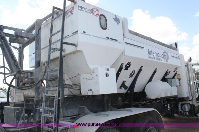 image for item L4275 2012 Mack GU433 mixer truck