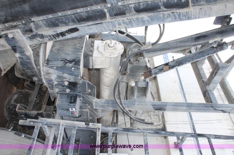 image for item L4275 2012 Mack GU433 mixer truck